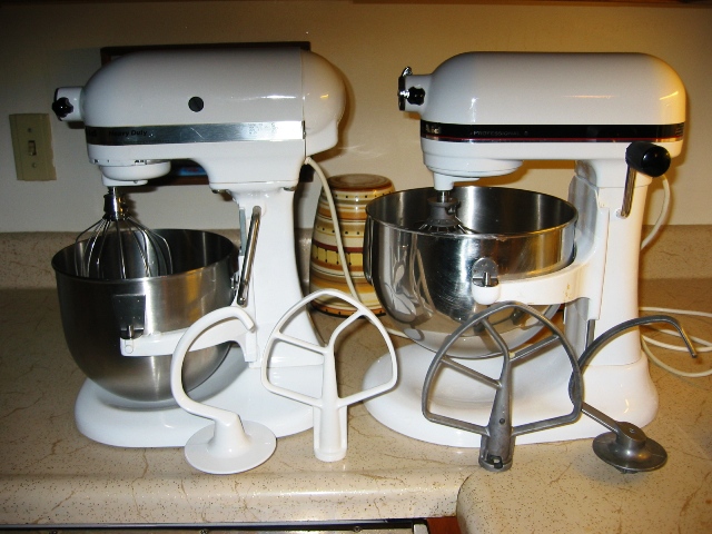 KitchenAid Classic Series 4.5 Quart Tilt-Head Stand Mixer K45SS, White -  appliances - by owner - sale - craigslist