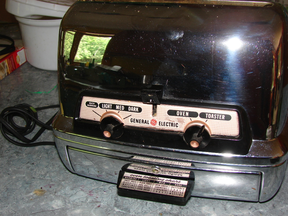 Vintage GE Toaster TOAST R OVEN General Electric Bake 'n Broil TR915E