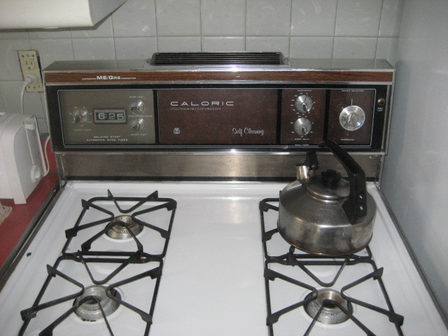 caloric self cleaning oven