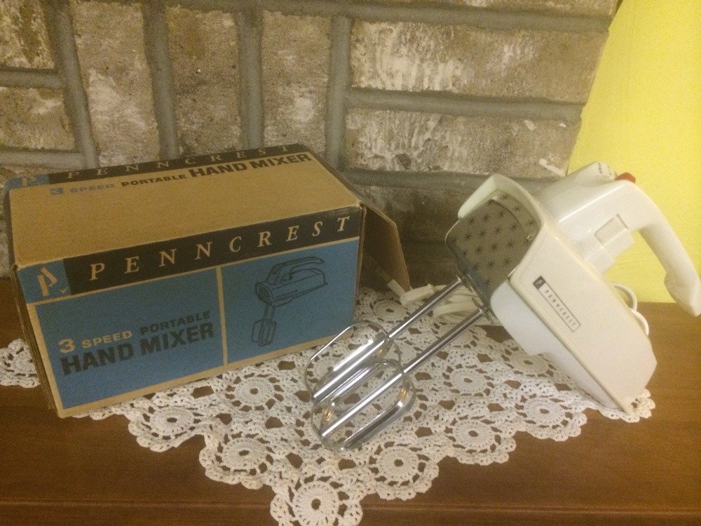 Vintage SUNBEAM Mixmaster Junior Hand Mixer + Beaters Original Box- Model H