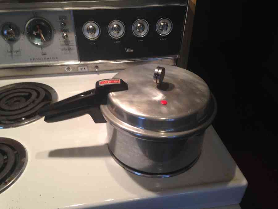 Question about vintage Mirro pressure cookers.