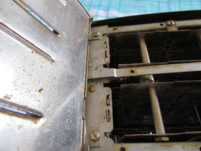 Further adventures in vintage toaster repair - a GE repair walk-through