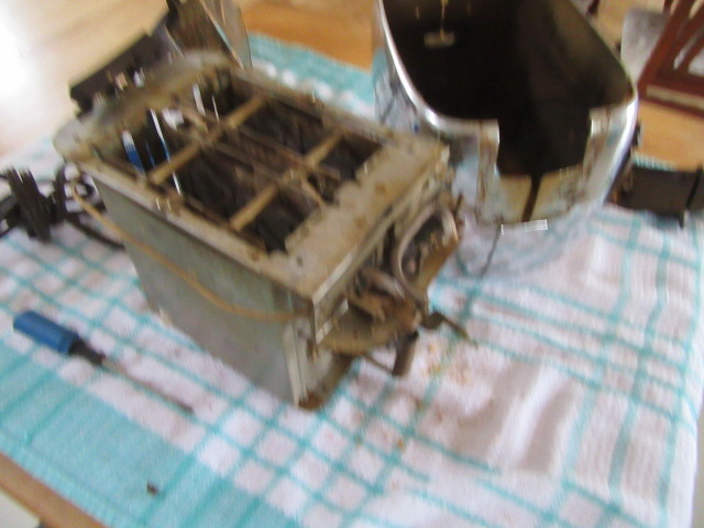 Further adventures in vintage toaster repair - a GE repair walk-through