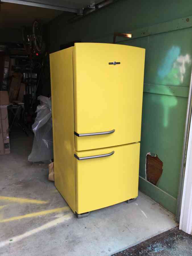 VINTAGE 60'S YELLOW INDESIT FRIDGE FRIDGE NOT FOUND