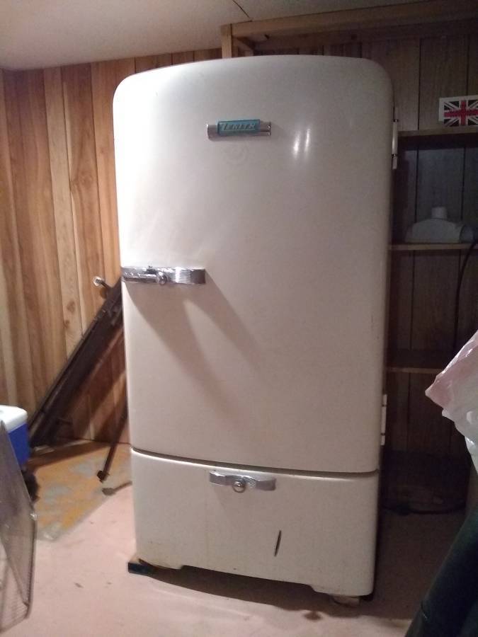 1948 Zenith antique refrigerator in Working Condition! - $000 (Eureka)