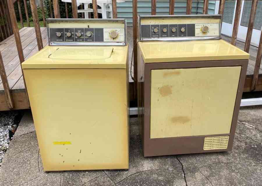 Free late-70s Hotpoint w/d in Carle Place, NY