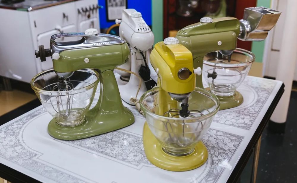 NEW KitchenAid Professional 5 Plus Bowl-Lift Stand Mixer - appliances - by  owner - sale - craigslist