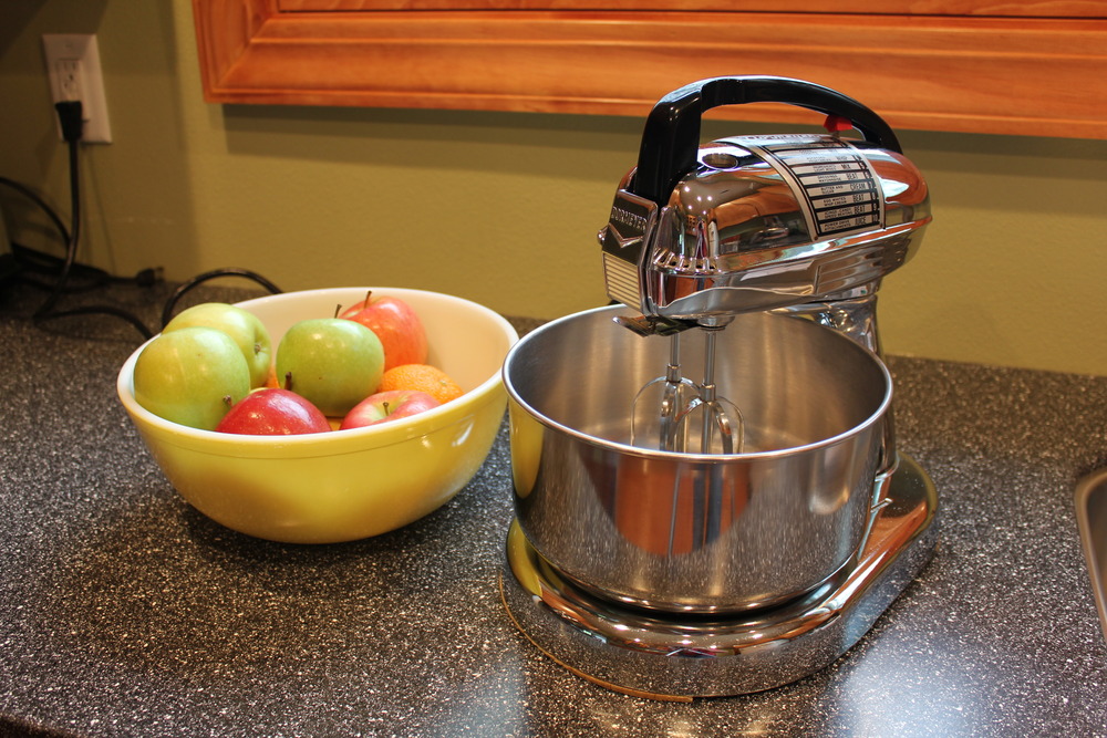 Sunbeam Mixmaster MMA with dough hooks for bread making